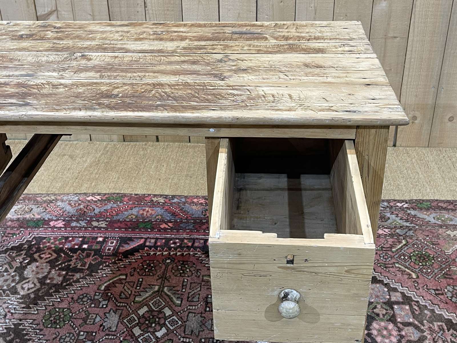 English flat desk in fir of the early twentieth century
