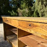 Cash counter cabinet