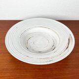 Mid-century modern minimalist studio pottery bowl from Pottestuen Keramik Frederikshavn, 1960s.