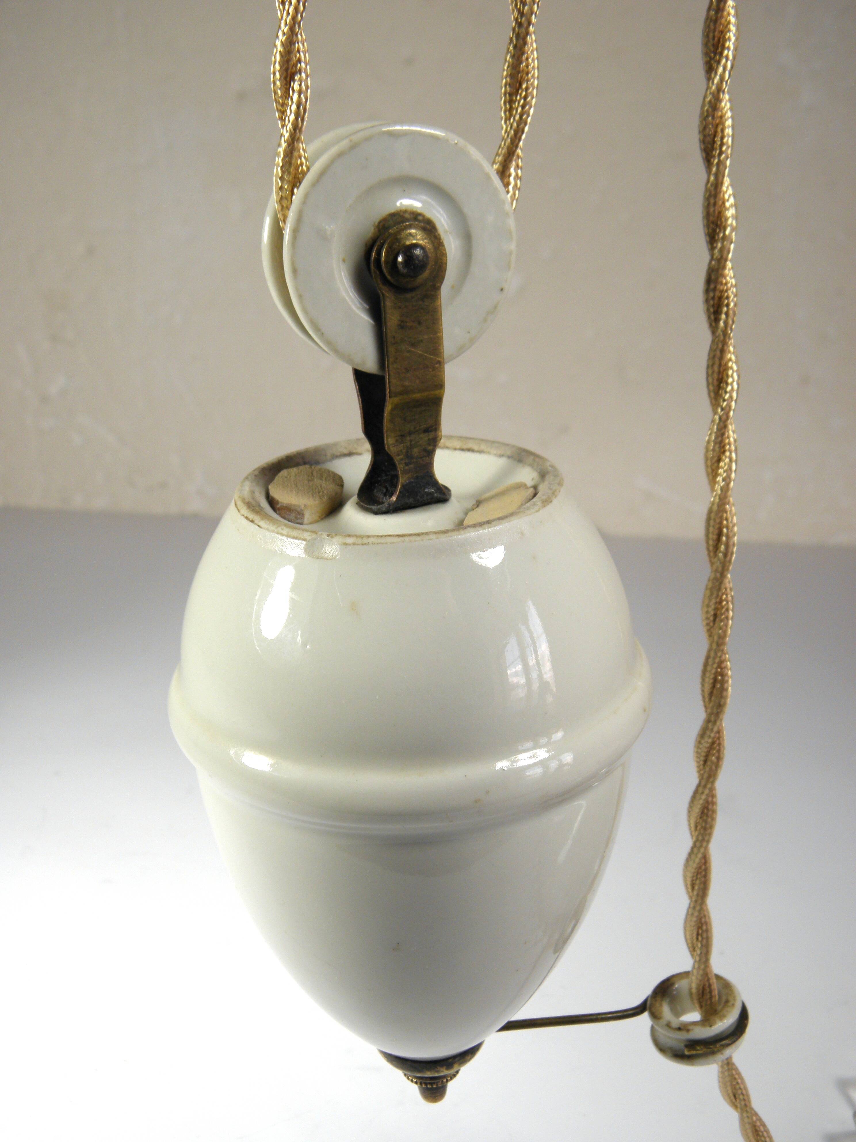 "RISE AND LOWER" SUSPENSION in OPALINE