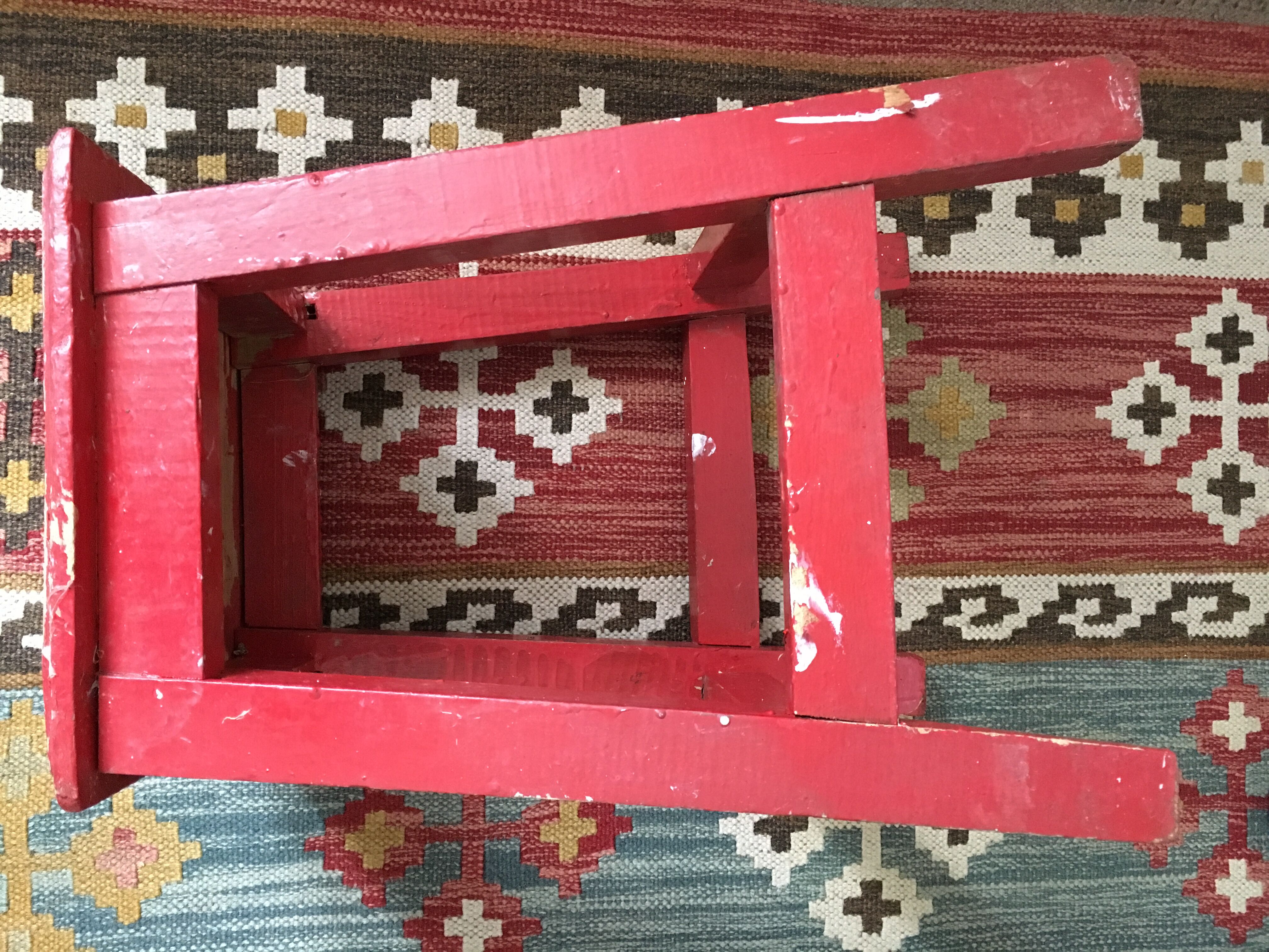 Painter red/bordeaux stool