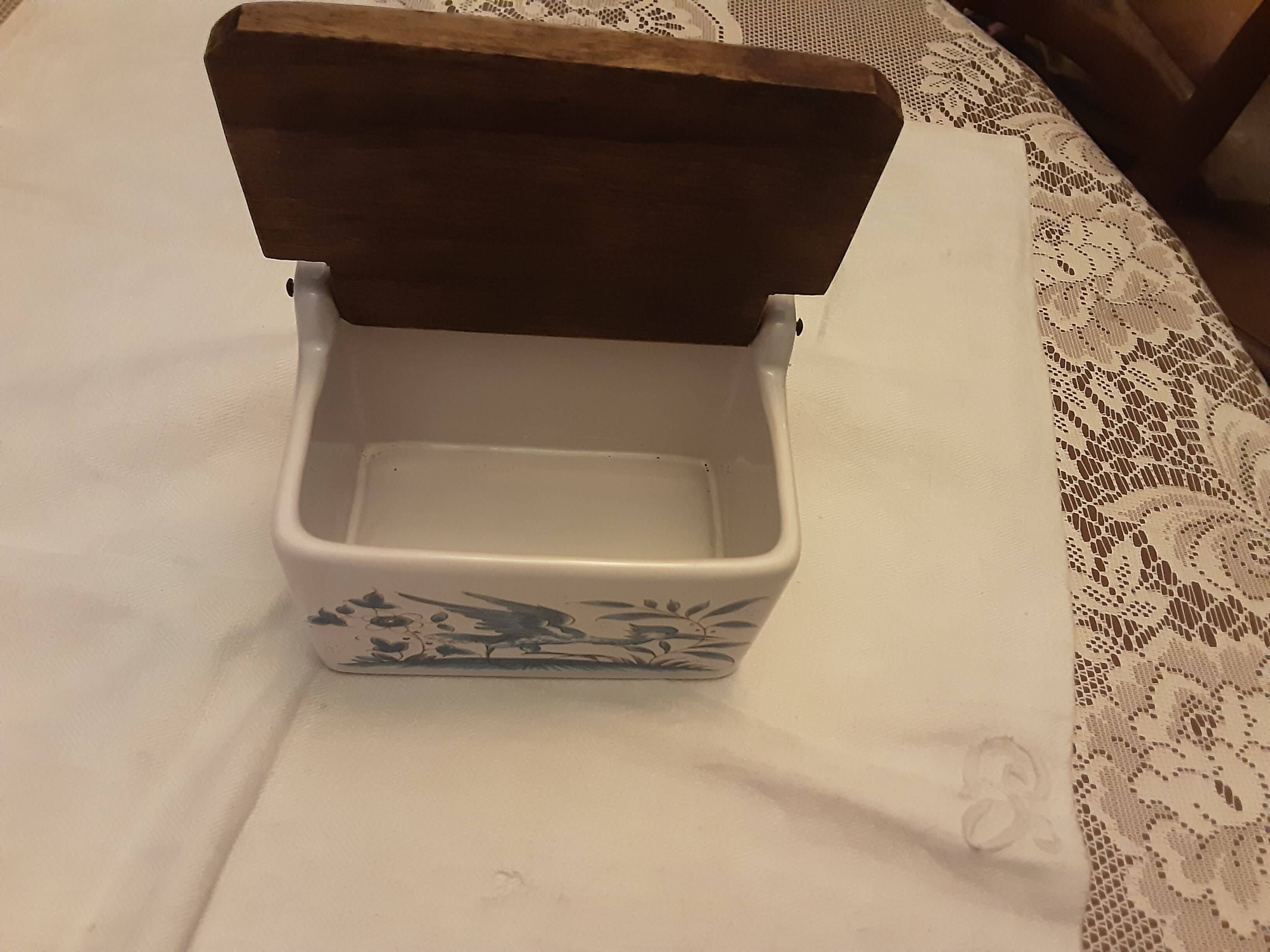 Box of matches moustier decor