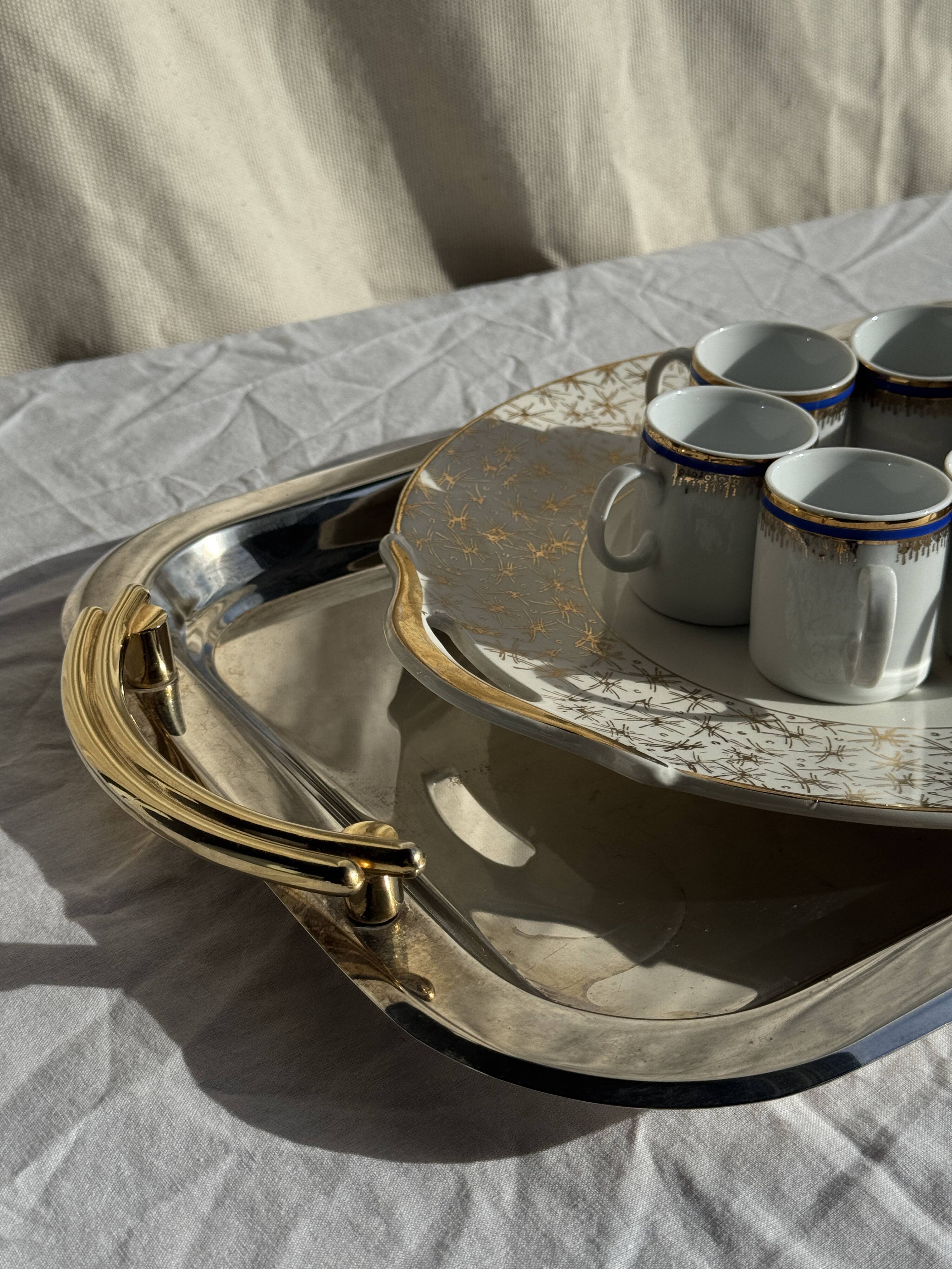 Vintage pie dish with 2 golden handles, abstract patterns, D28.