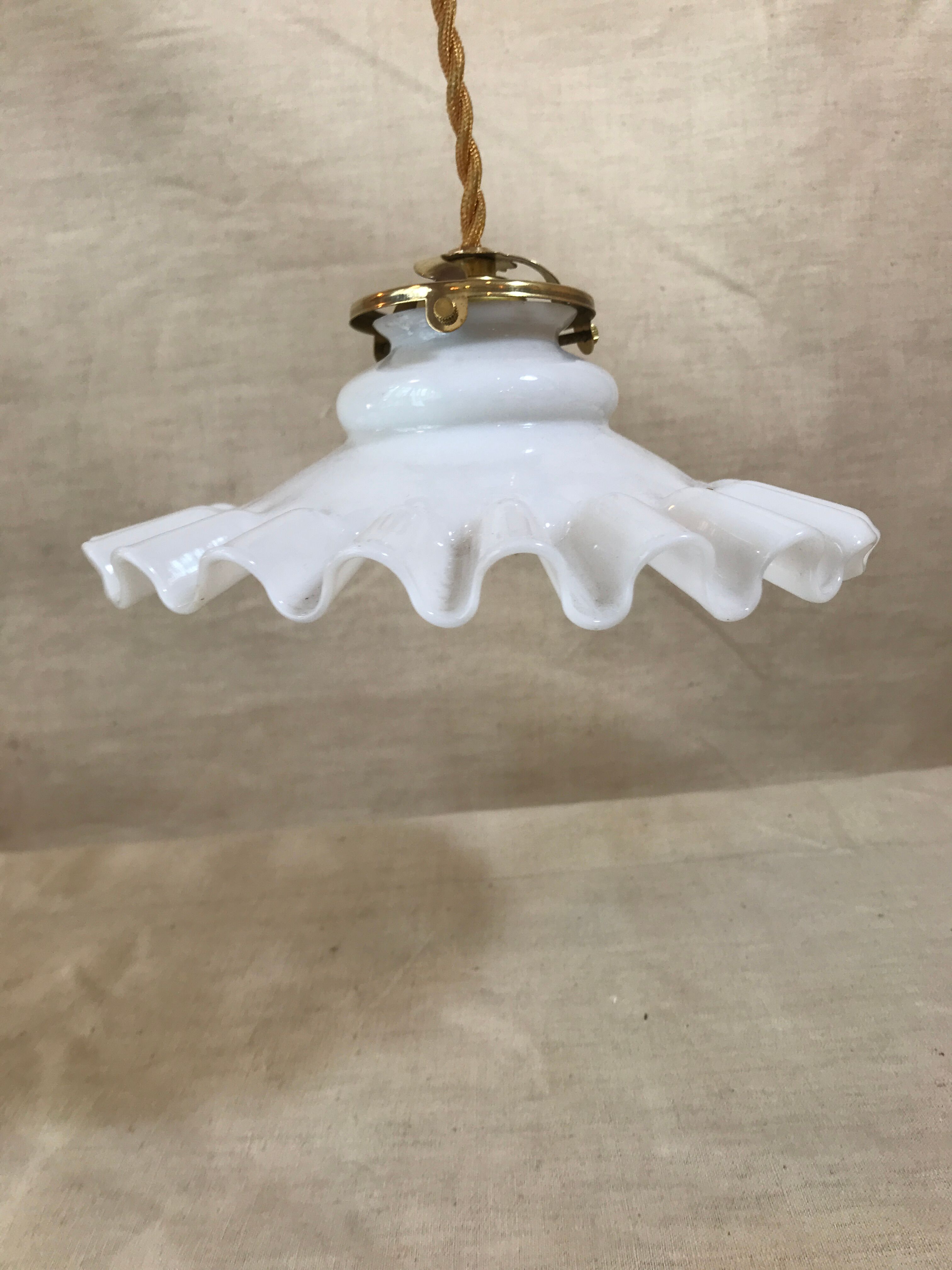 Suspension ancien opaline pâte de verre plissé blanche 1940 Vintage
