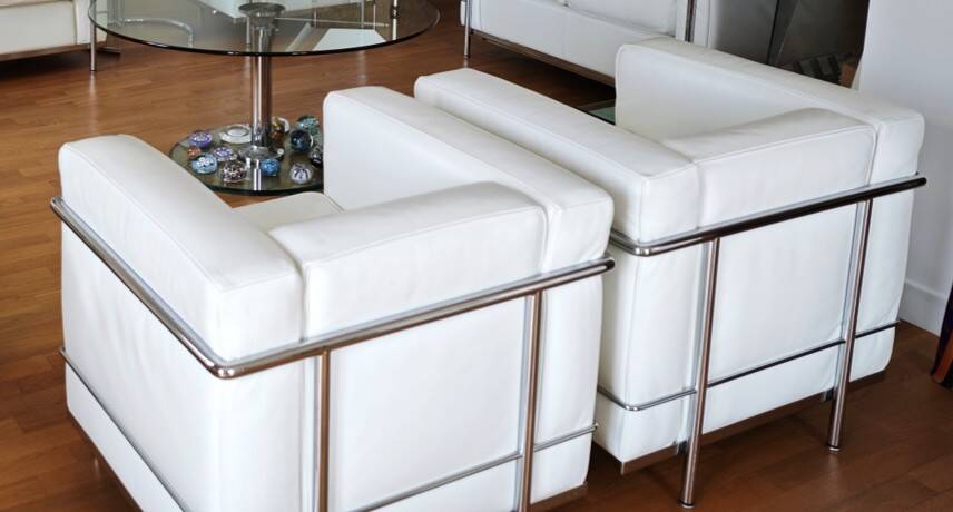 LC2 armchair Le Corbusier white leather reissue Cassina (4 armchairs available).
