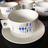 Lot 12 tea cups and saucers