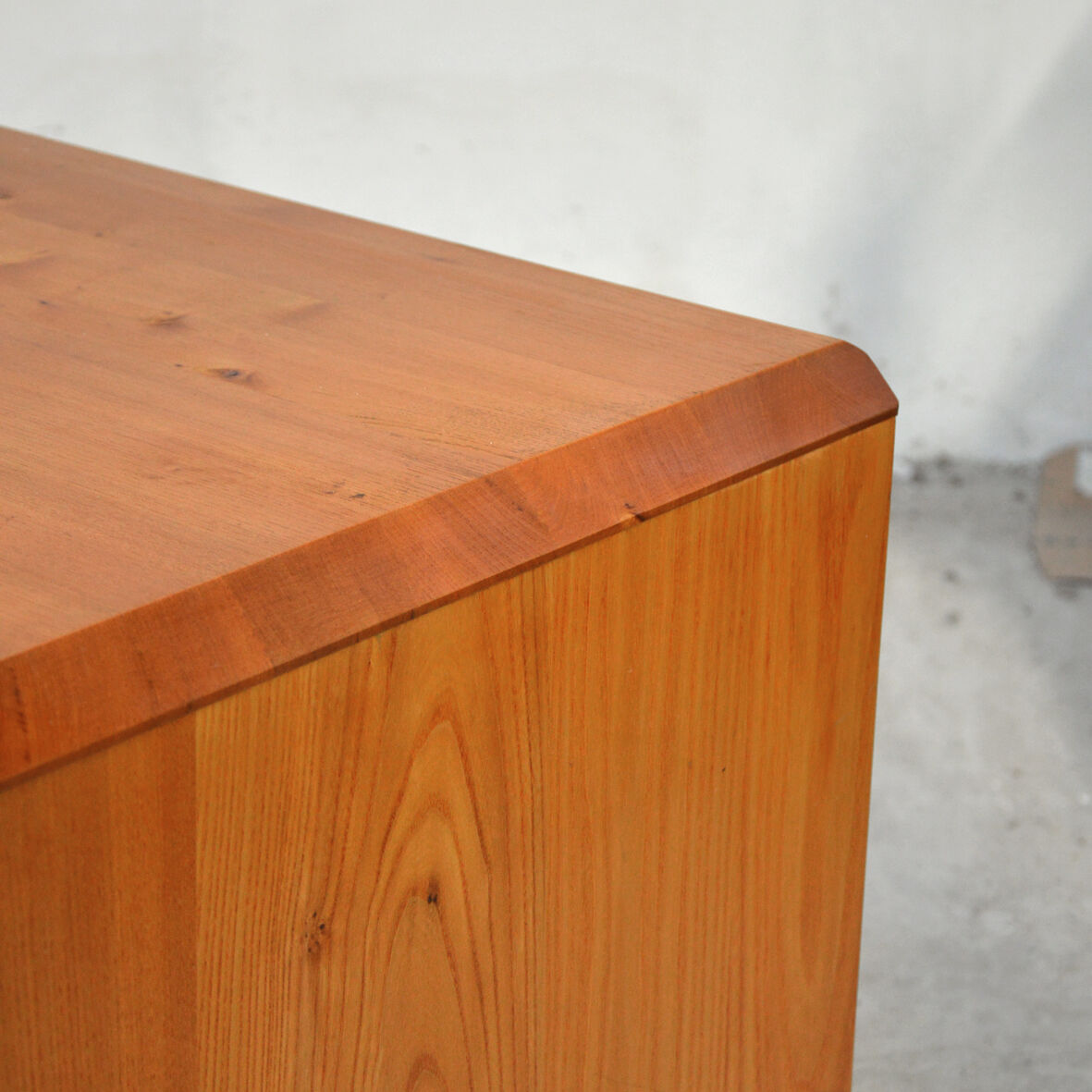 R40 sideboard by Pierre Chapo, 1970