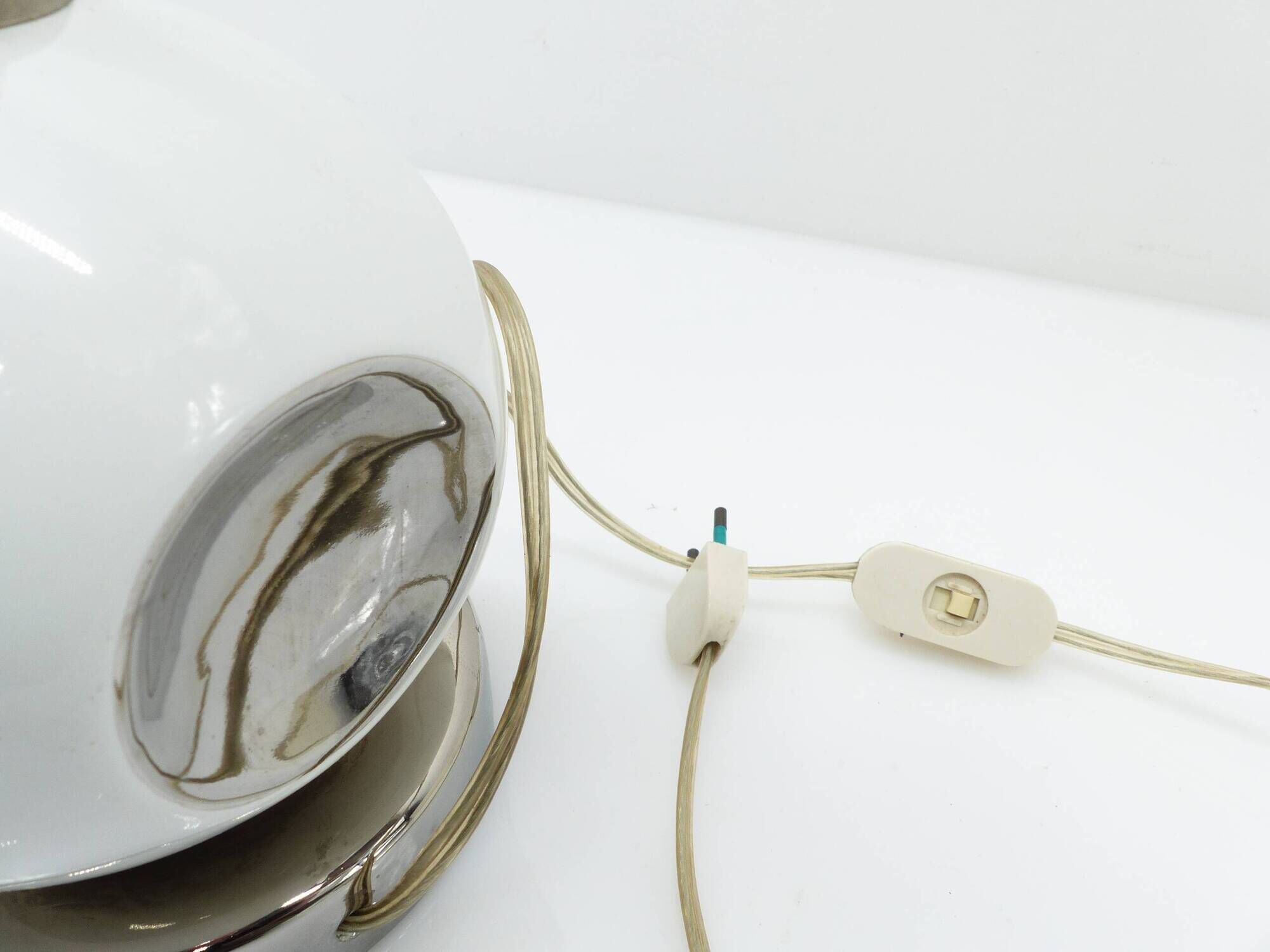 Pied de lampe Space Age en céramique blanche et chrome - 1970