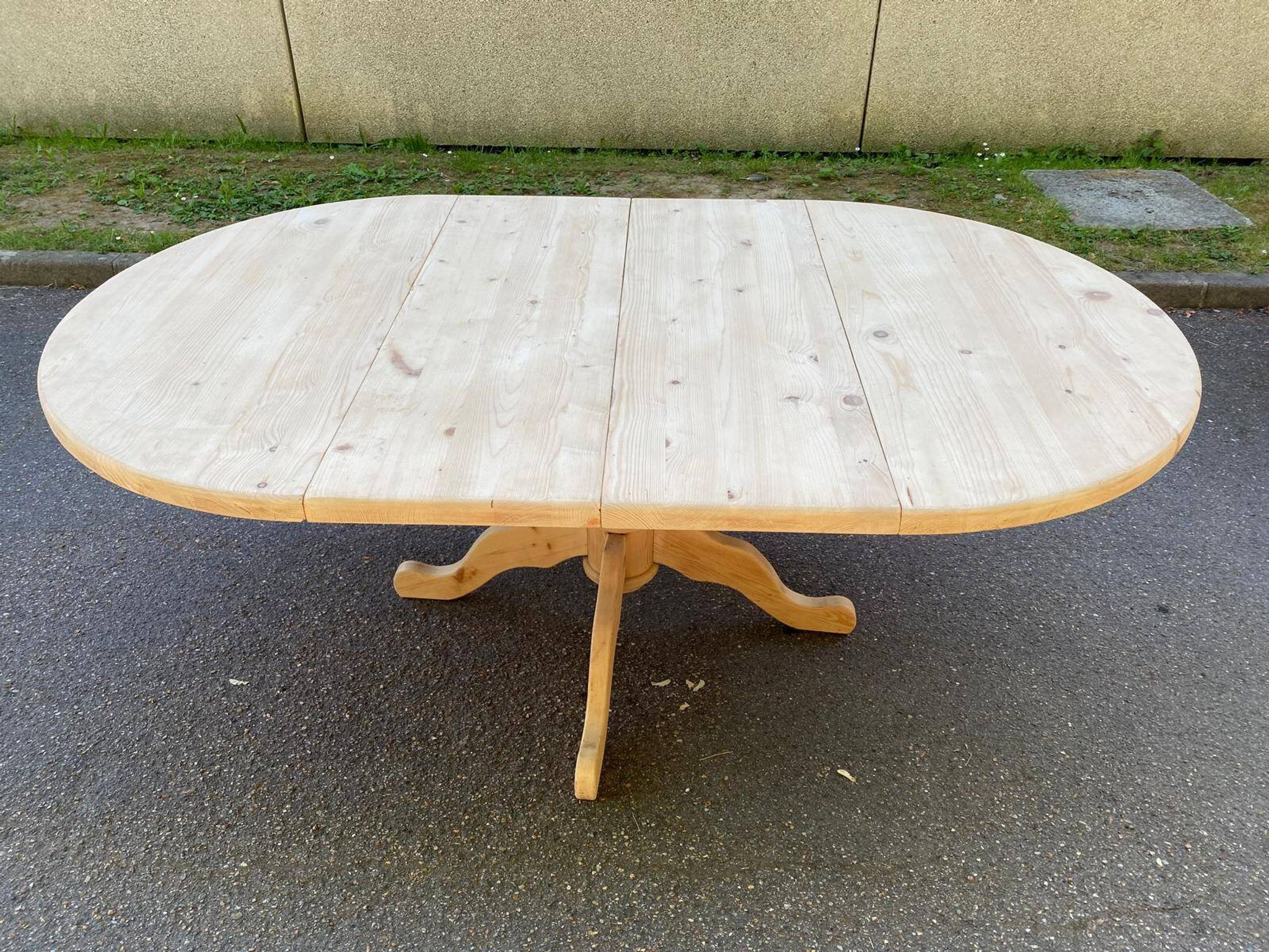 Table à manger ronde extensible pied central rénovée en bois massif 200cm