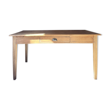 Table ancienne en bois massif