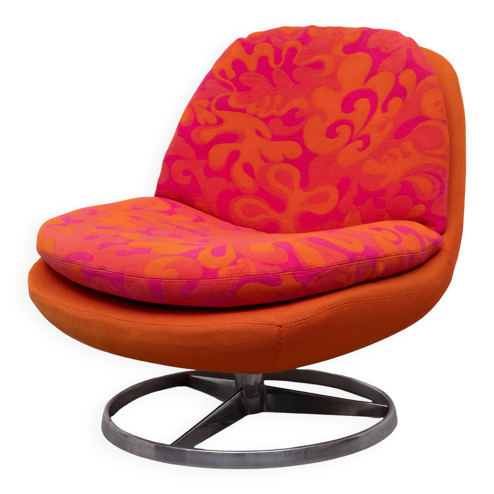 Lounge chair in the style
