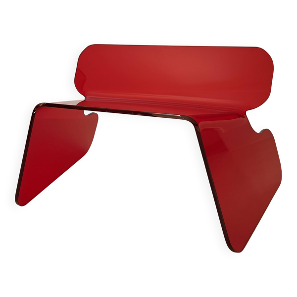 Chaise en plexiglas rouge, France années 70