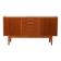 Buffet scandinave des années 1950 avec poignées incrustées.