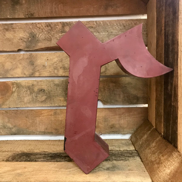 Old sign letter "r"