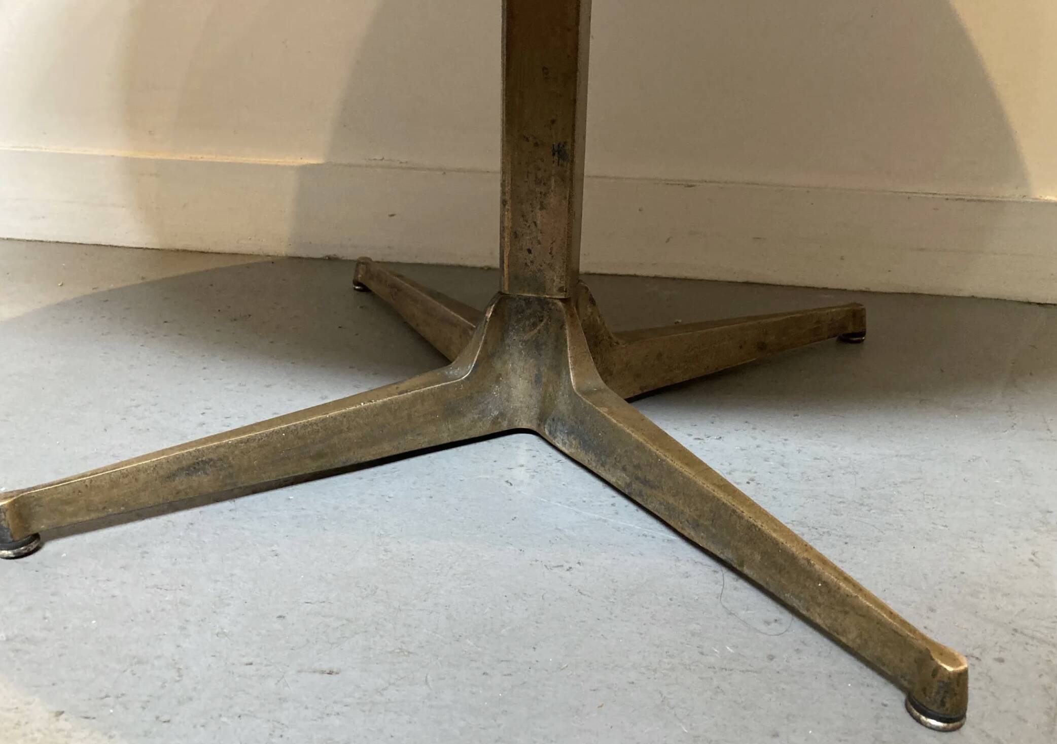 Oval coffee table in the style of Florence Knoll, marble/travertine top, piece.