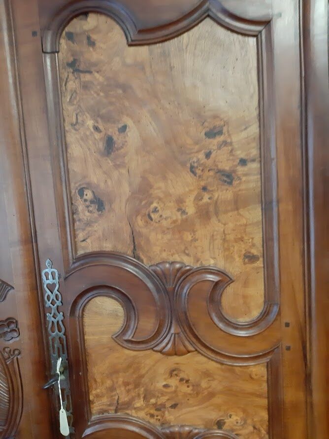 Armoire bressane