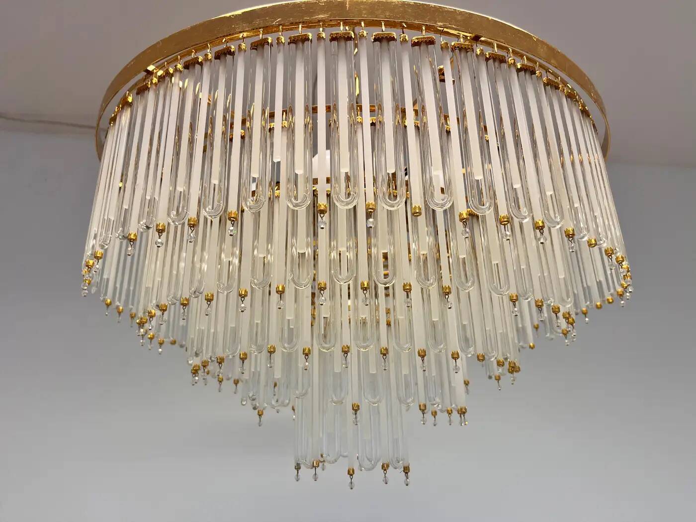 Paire de grands lustres en verre et laiton autrichiens XXL - années 1980