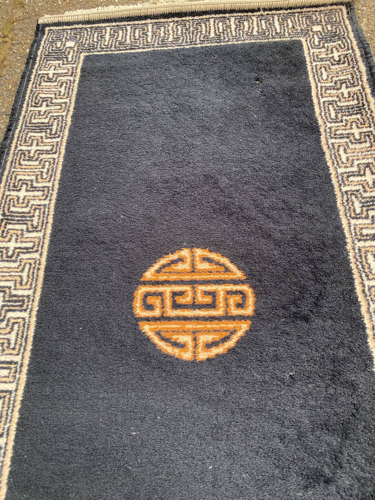 Ming style wool bedside or accent rug 60x120cm
