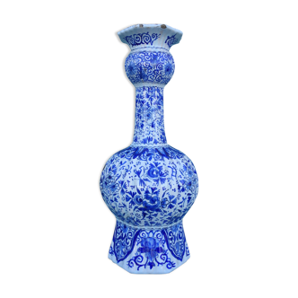 Delft's faience vase