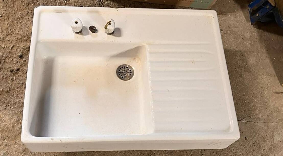 Ceramic sink with drainer