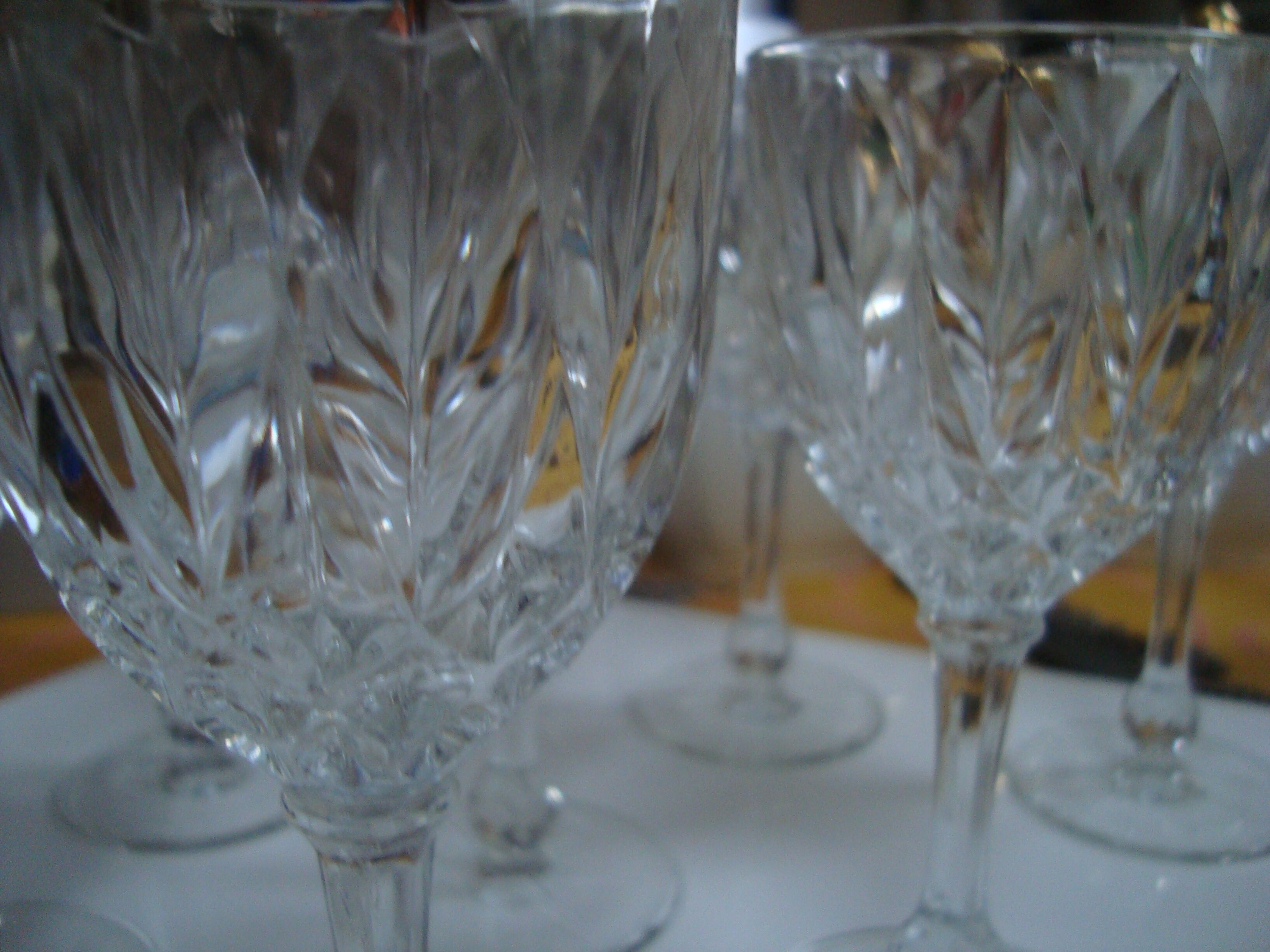 8 verres à vin