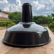 Industrial lampshade in enamelled sheet metal