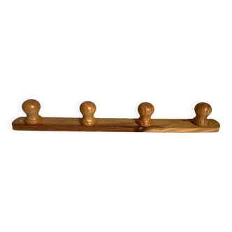 Coat rack in wood