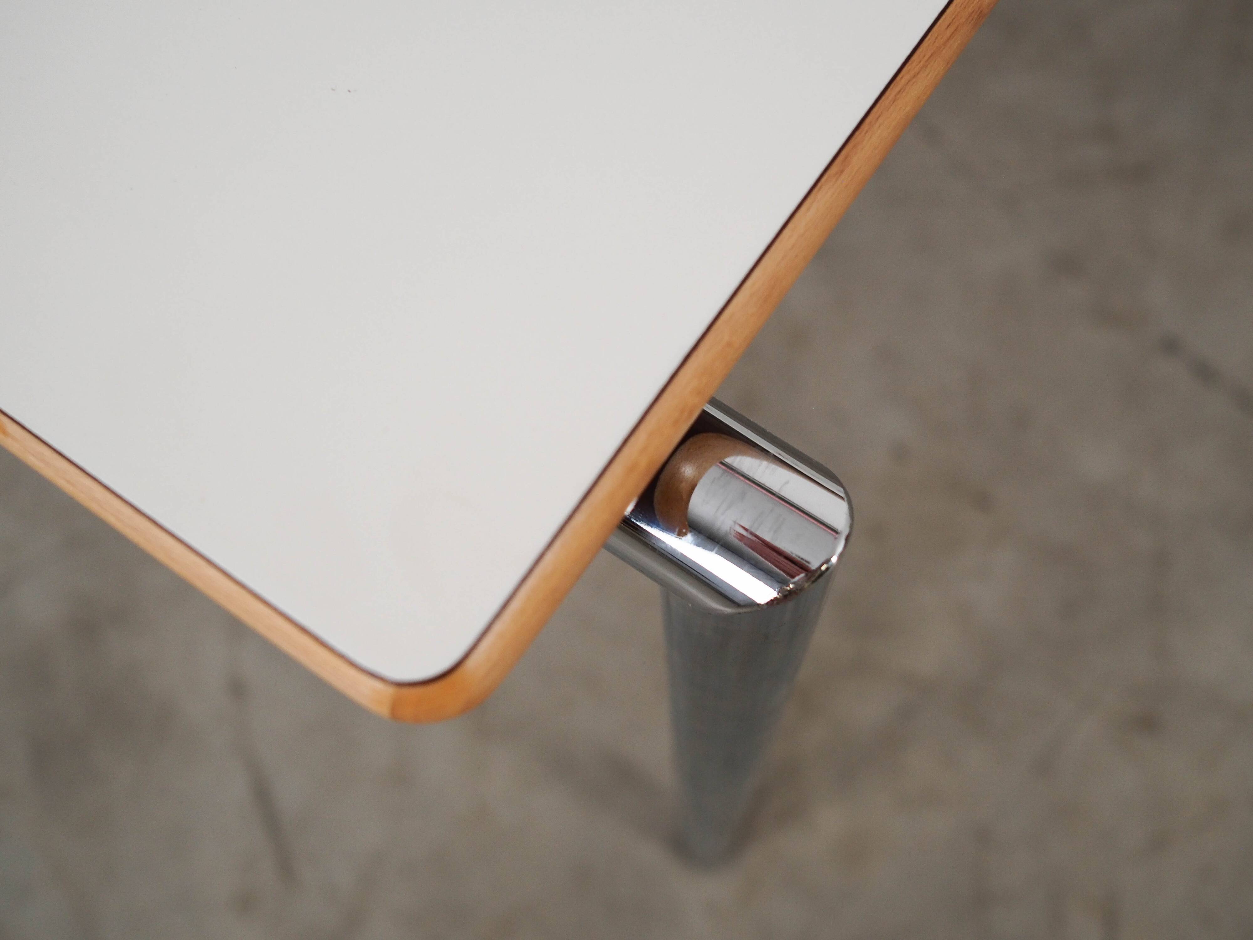 Table laminée, design danois, 2000, fabriquée par Randers Møbelfabrik