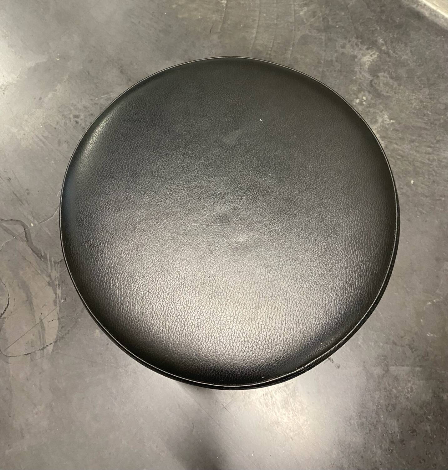 2x Eero Saarinen Tulip Stools black leather Knoll