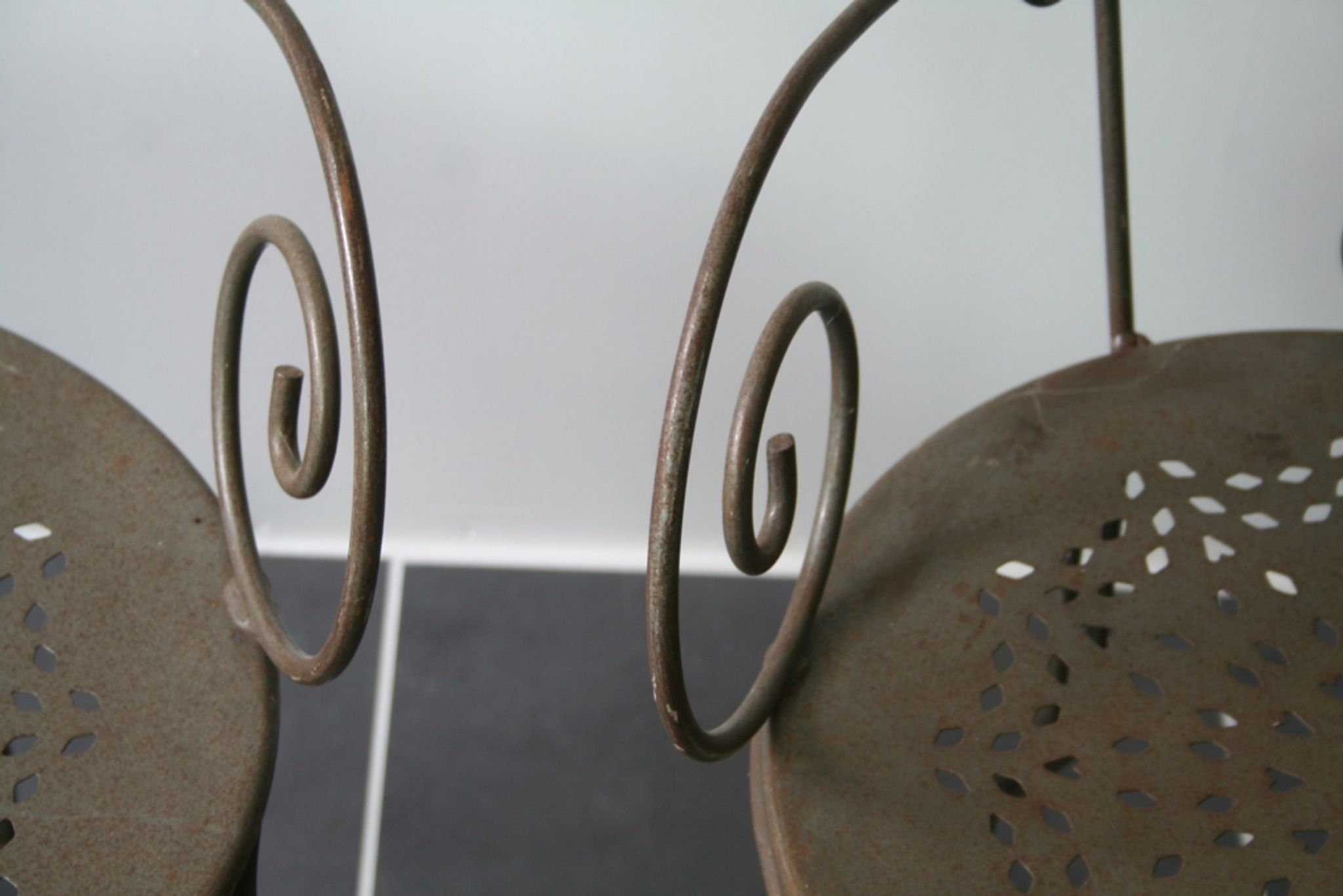 Series of 4 chairs of garden furniture wrought iron full years 60