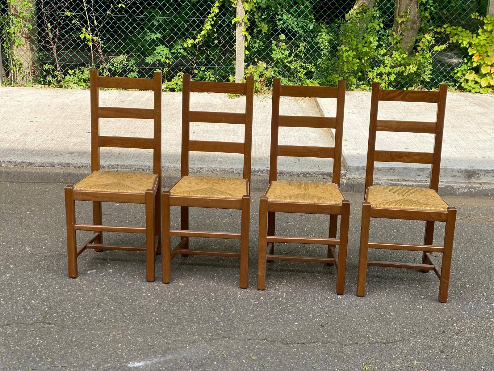 4 solid wood and straw chairs, farmhouse style from the 1950s.