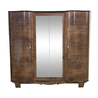 Art Deco bedroom wardrobe in walnut burl, work from the 1940s