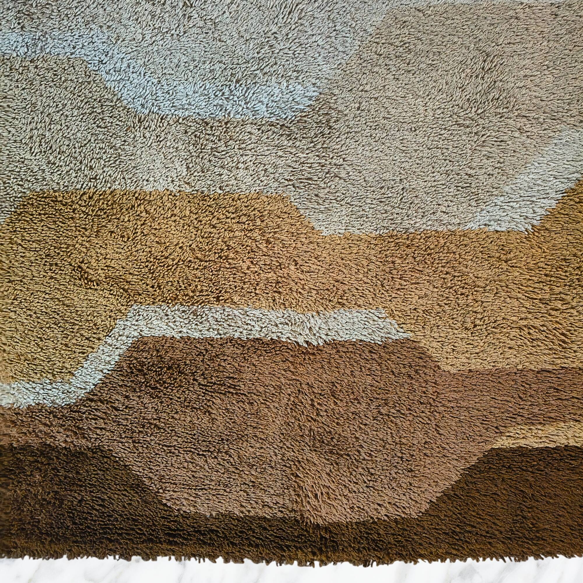 Mid-Century Modern Space Age Italian Wool Rug with Geometric Pattern, 1970s