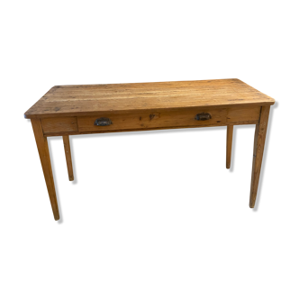 Farm table