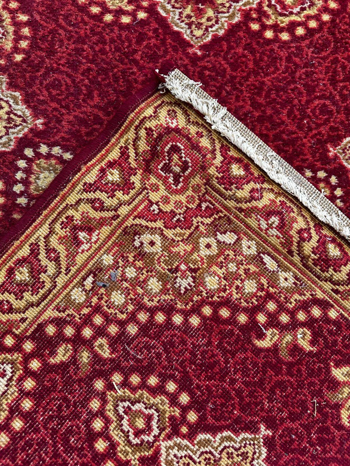 Oriental style rug 140cm x 70cm