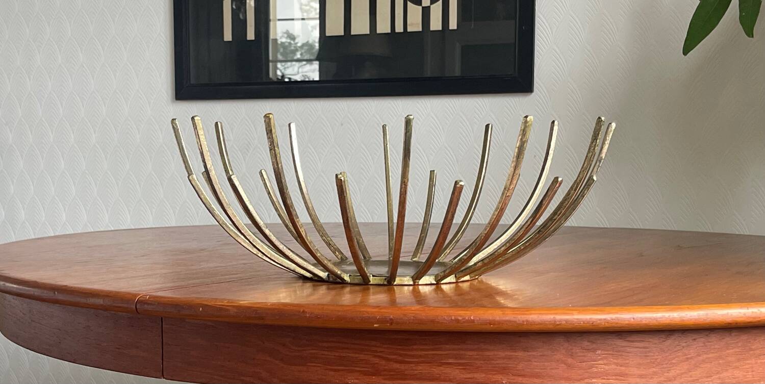 Metal centrepiece