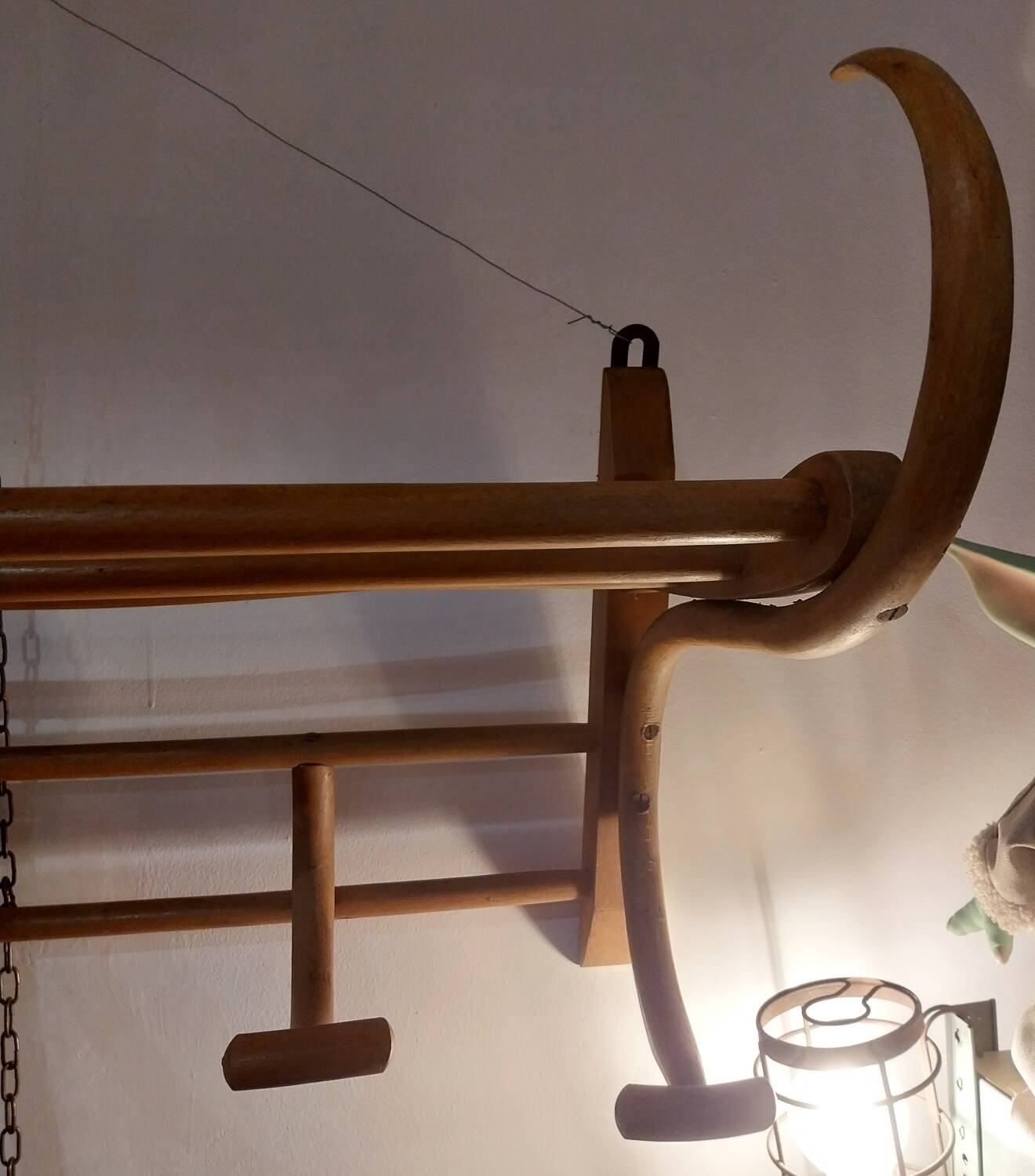 Wall-mounted coat rack