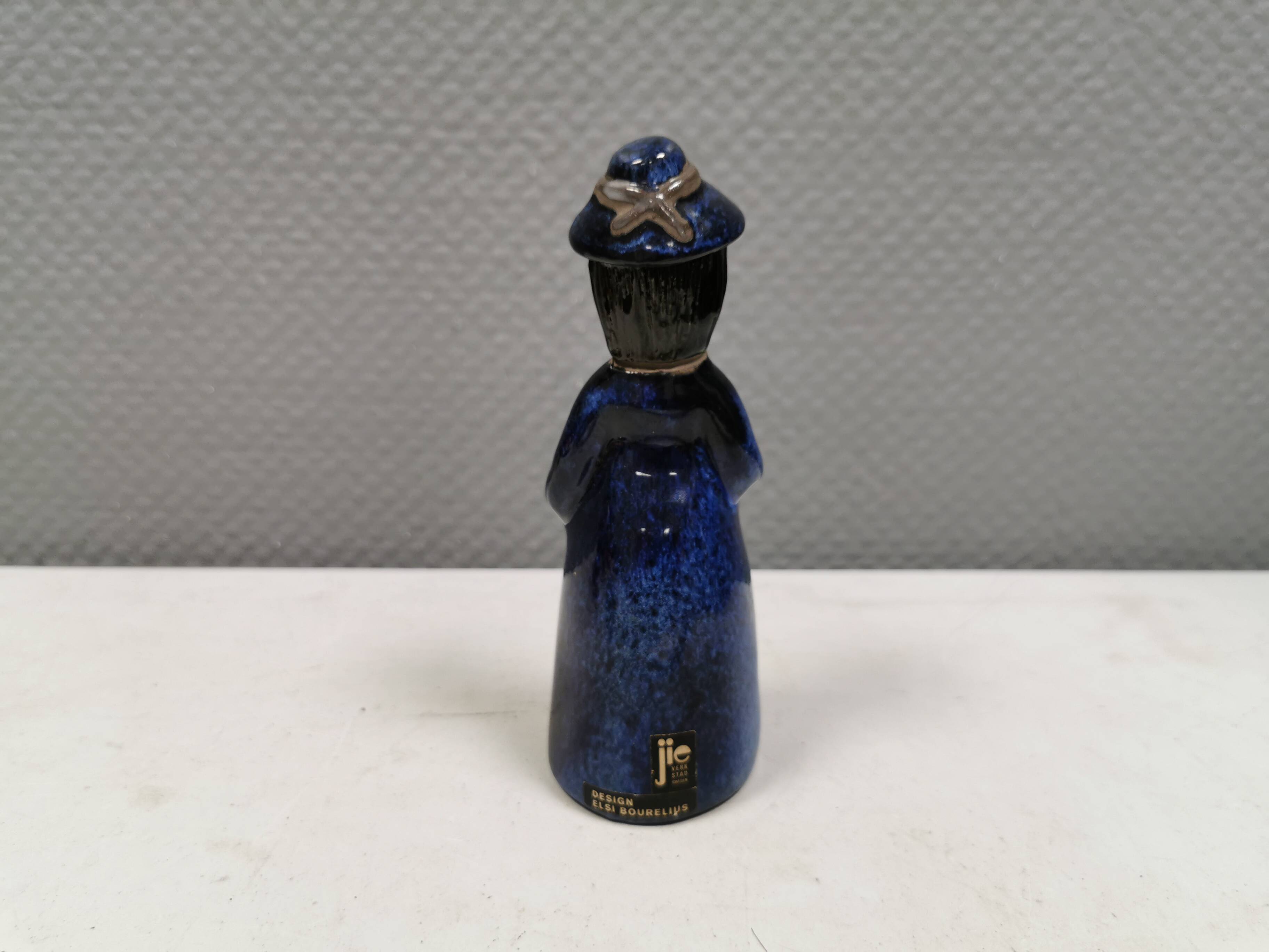 Beautiful vintage ceramic lady figurine by Elsi Bourelius Sweden 1980s