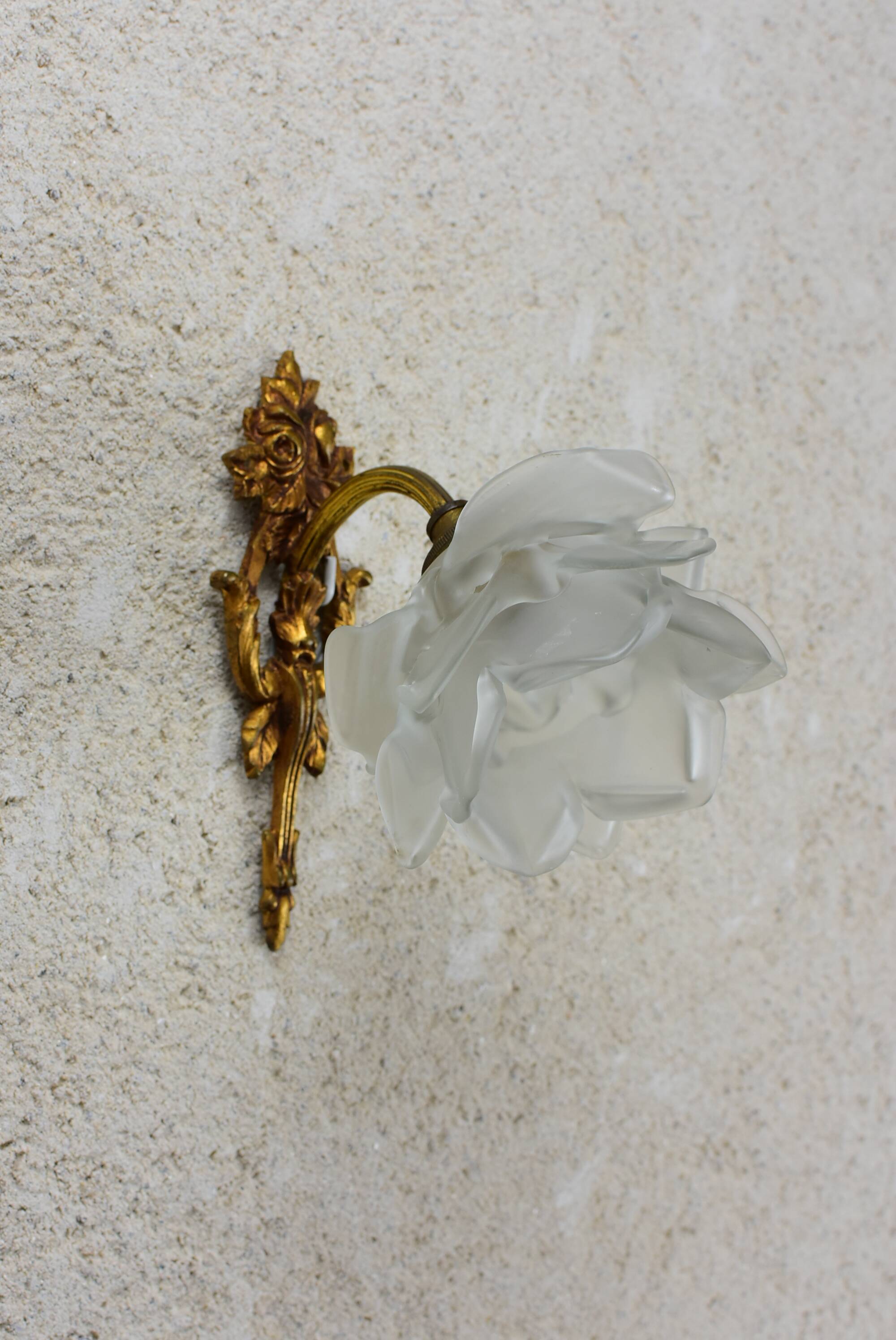 Glass paste flower applique