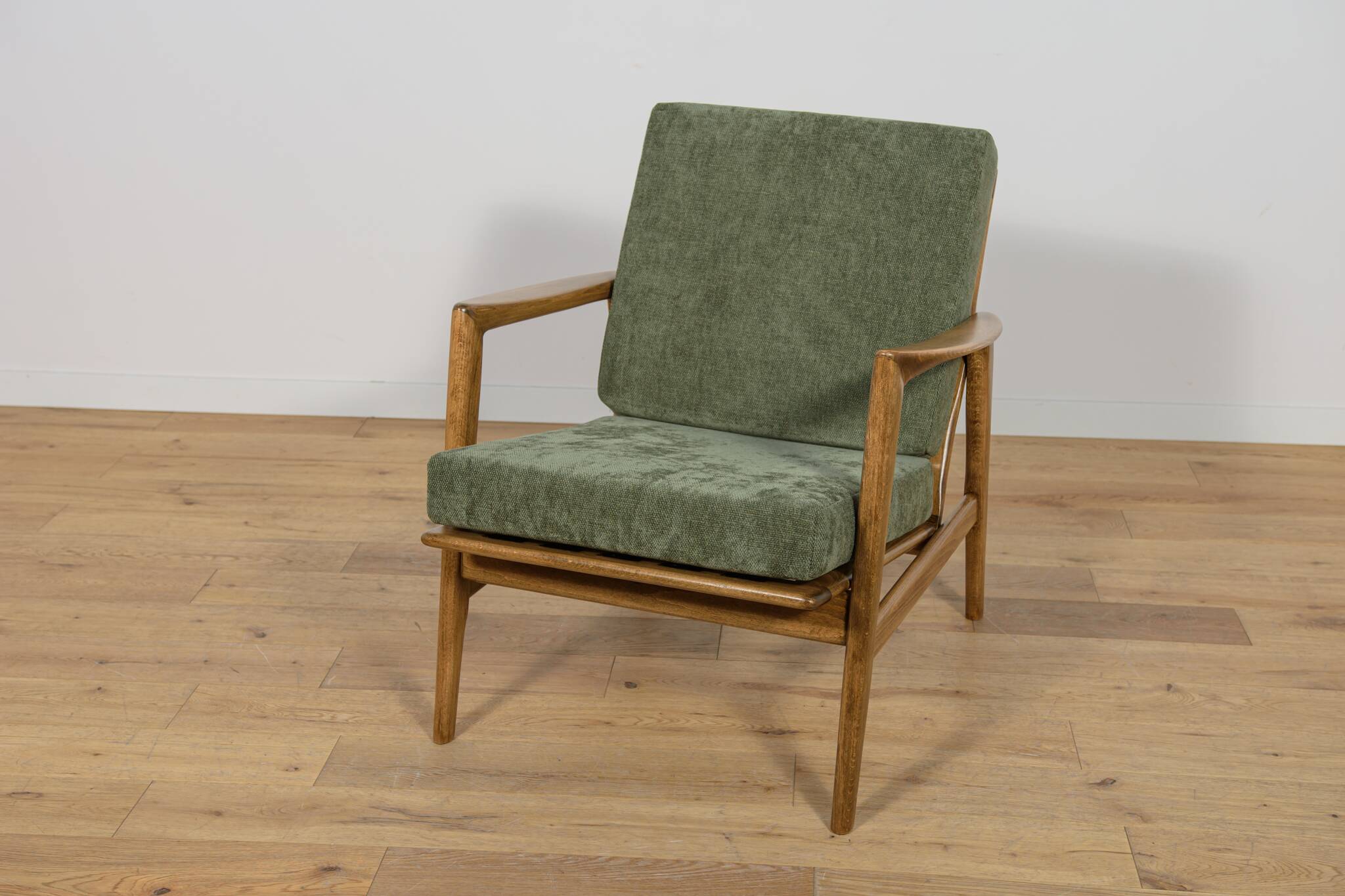Model 300-139 Armchairs from Swarzędz Factory, 1960s, Set of 2