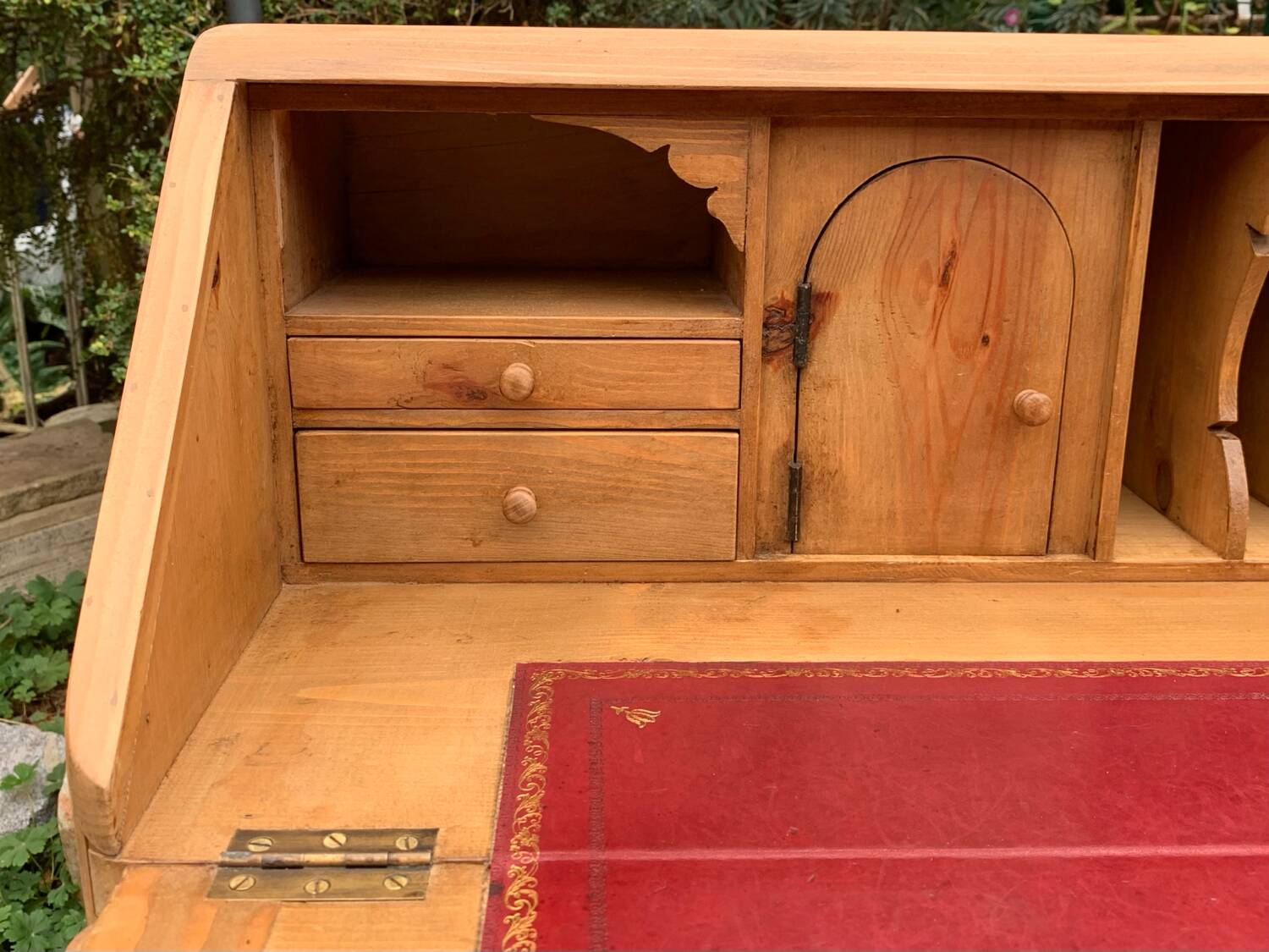 Commode, English slant-front desk, 19th century.