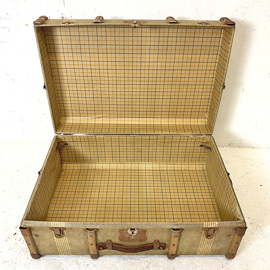 Travel trunk 30s