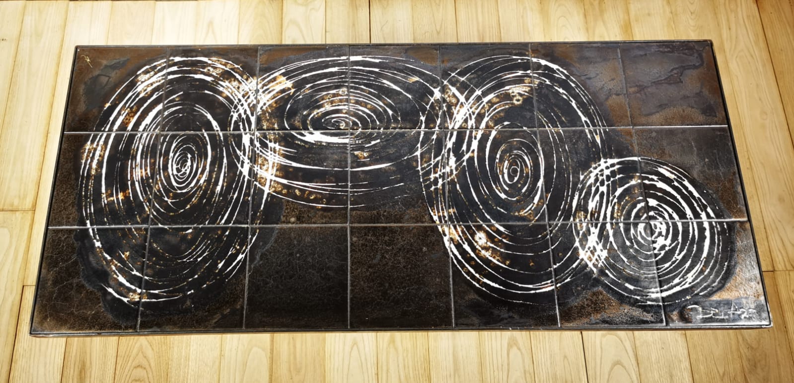 Coffee table by Julien de Covemaeker, ceramist in Ostend, Belgium