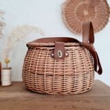 Rattan fisherman's basket or bag