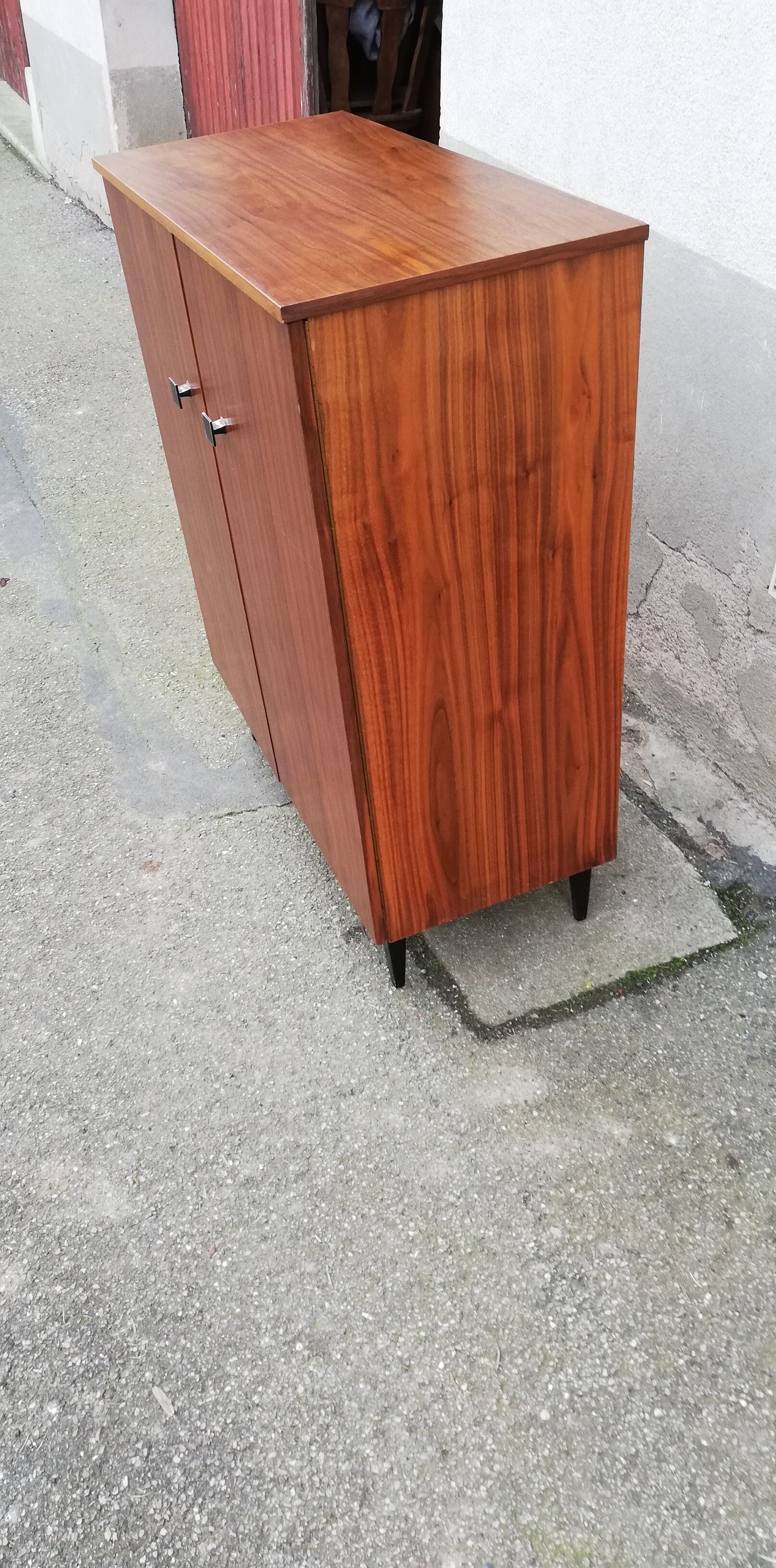 Vintage 2-door buffet