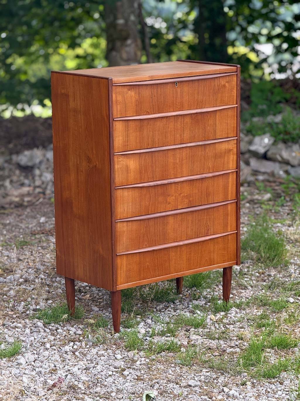 Commode (fabriquée au Danemark 1950)