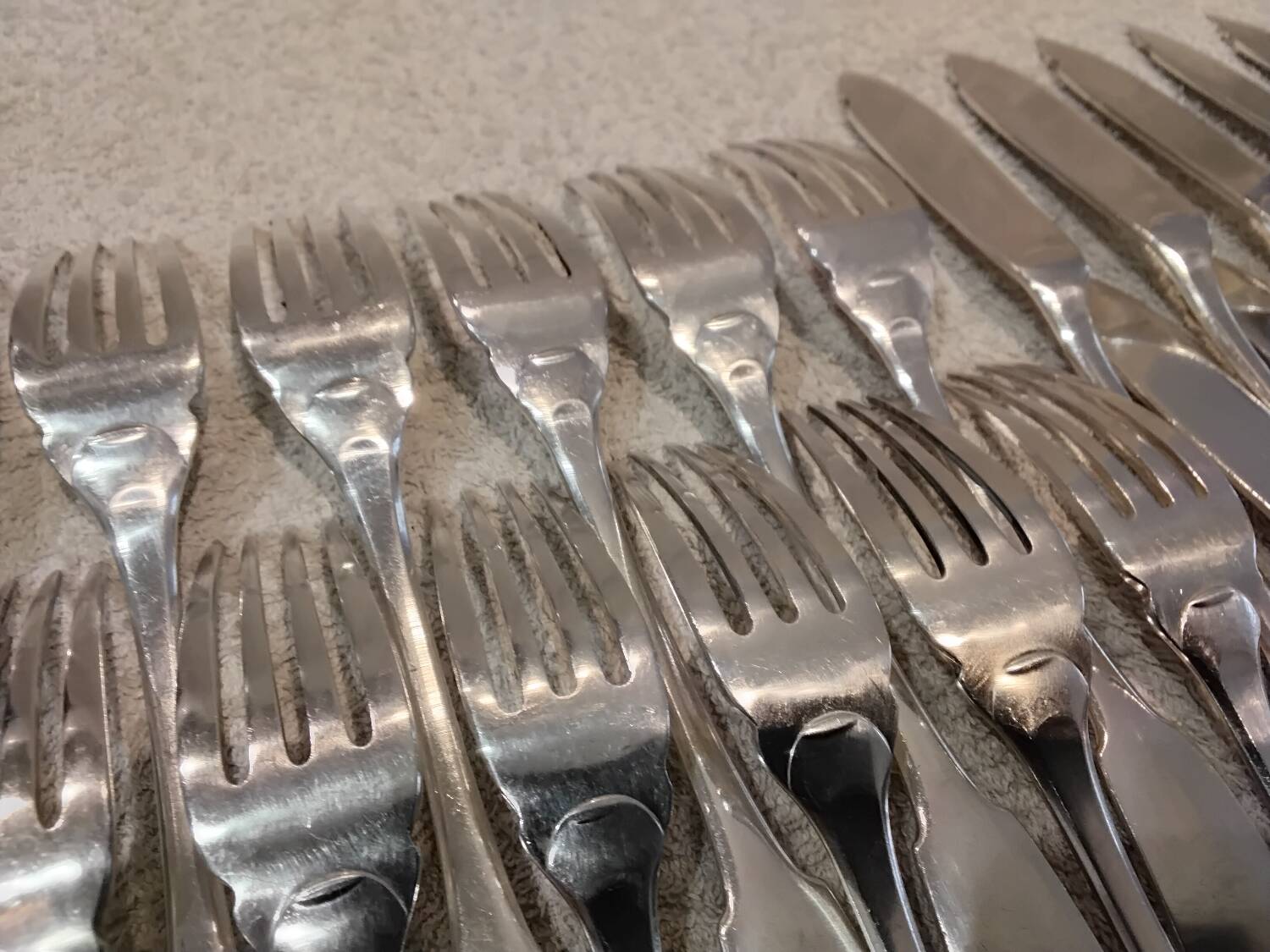 12 fish cutlery sets, 24 pieces, silver-plated metal, Christofle Cluny silversmith