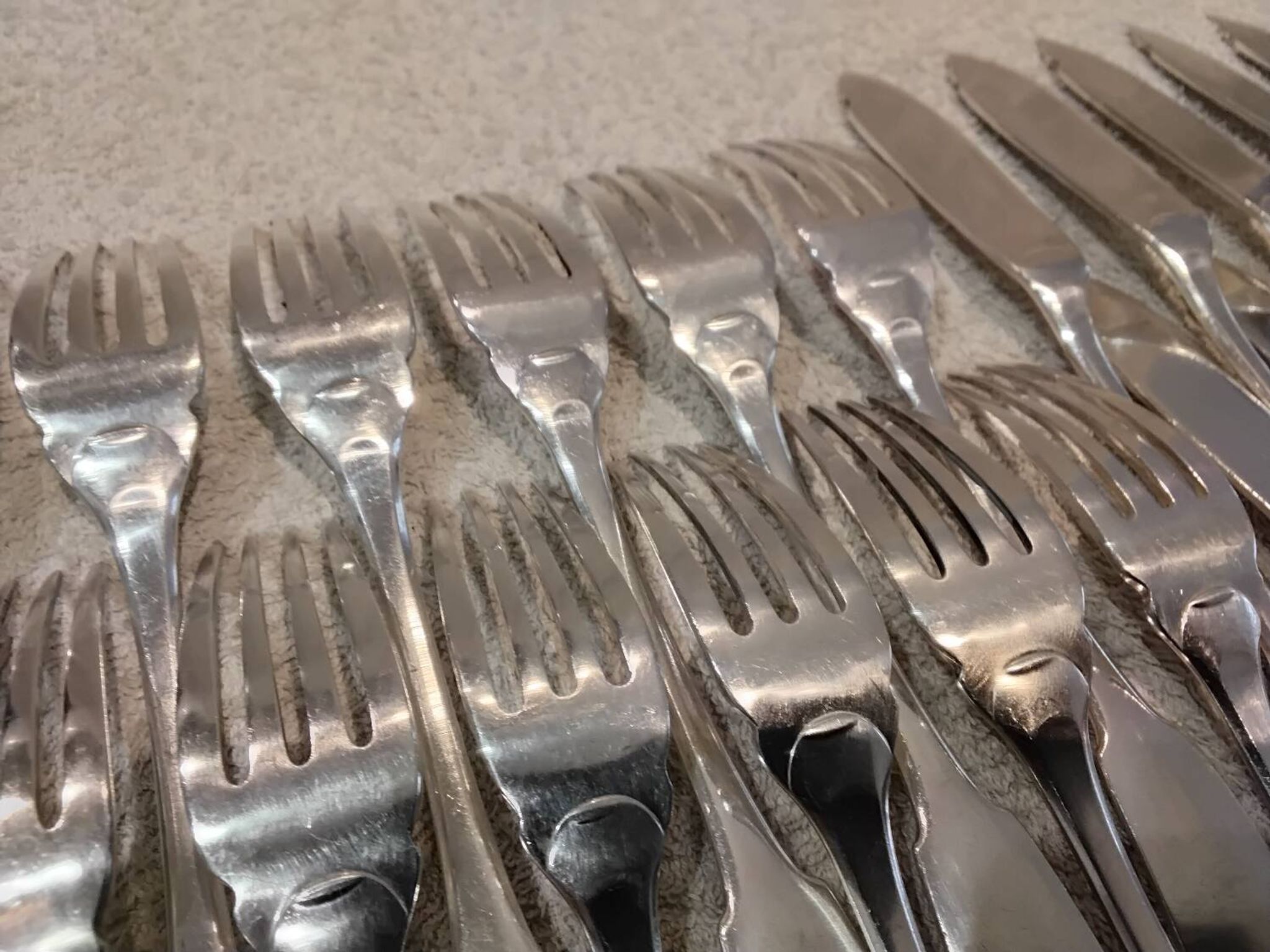 12 fish cutlery sets, 24 pieces, silver-plated metal, Christofle Cluny silversmith