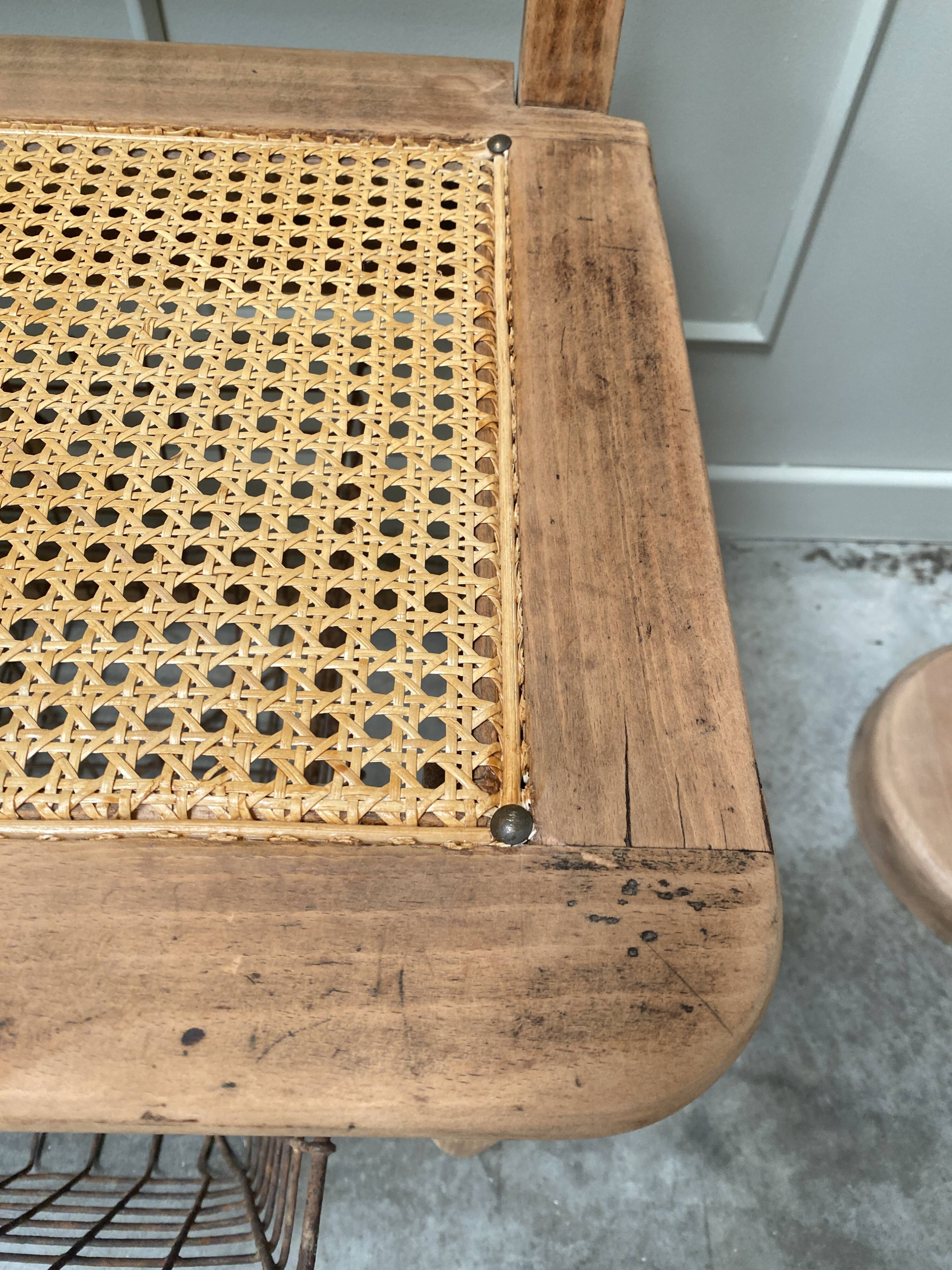 Banc en chêne et cannage