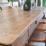 Farm table